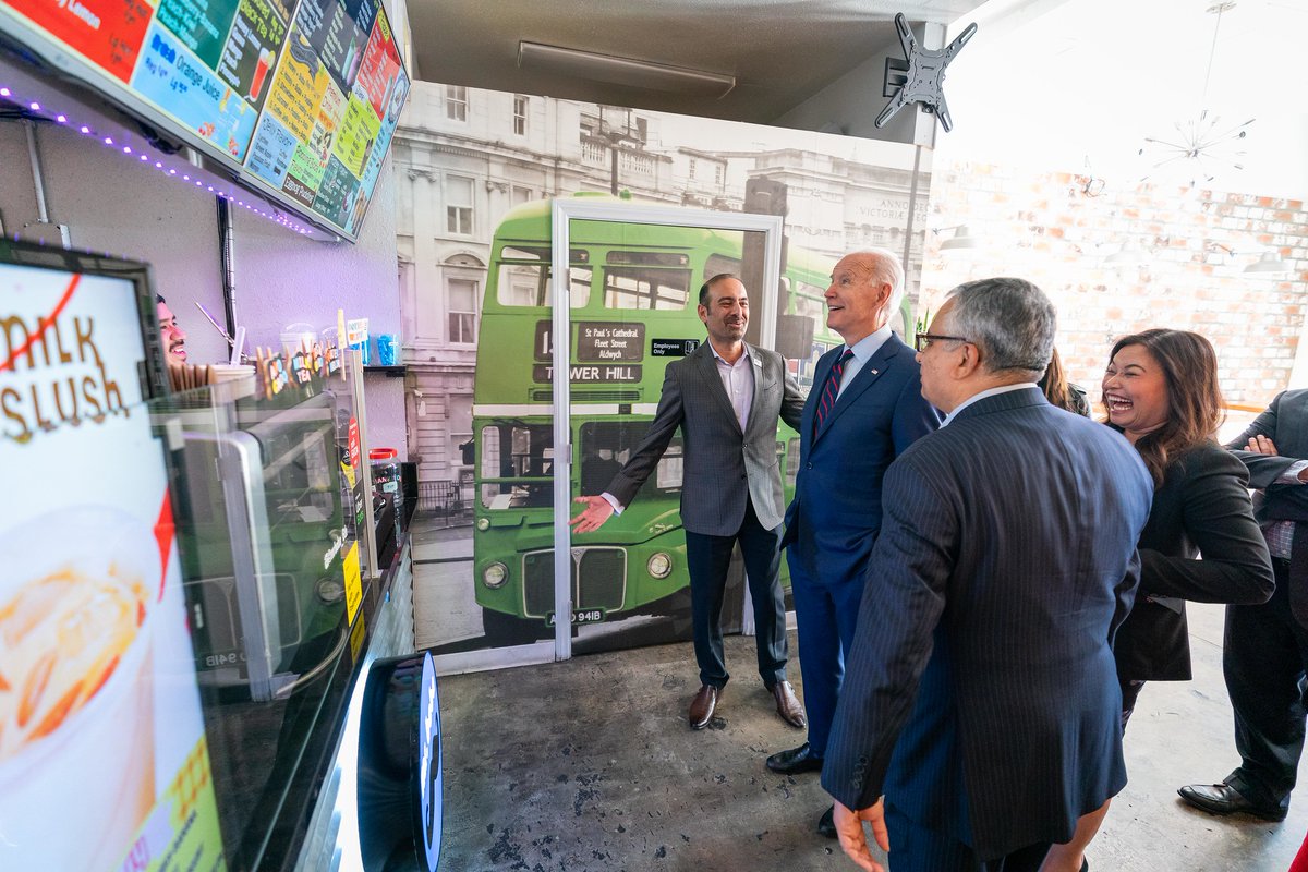 Official Team Kamala tweet media