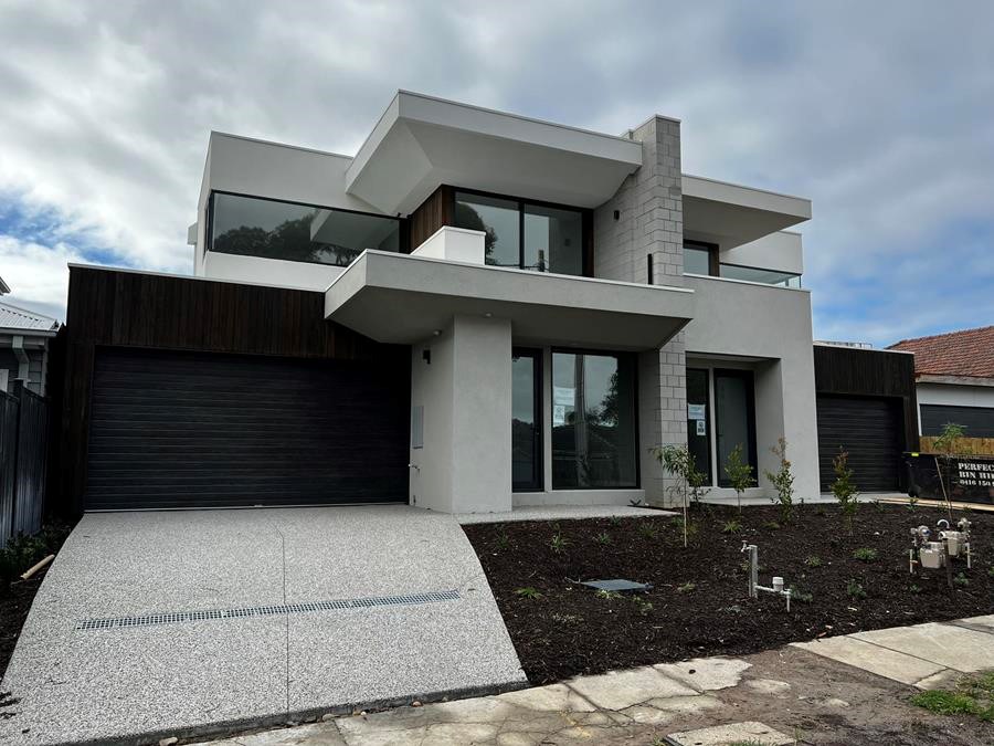 Crest1Property's tweet photo. This outstanding home in Box Hill South has reached completion!
https://t.co/25GTi5X9LL
#RealEstate #property #propertyinvestment #HomeSweetHome #house #home #Melbourne #brandnew #offtheplan #realestateinvesting #investing https://t.co/idFBjrAsbN