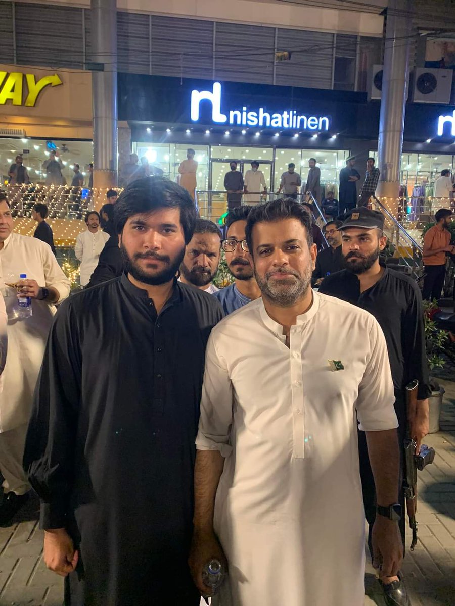 malikmanan321's tweet photo. یومُ تاسیس کے موقع پہ کوہ نور چوک فیصل آباد  میں منعقد تقریب میں شرکت https://t.co/9Ue0R46Y3v