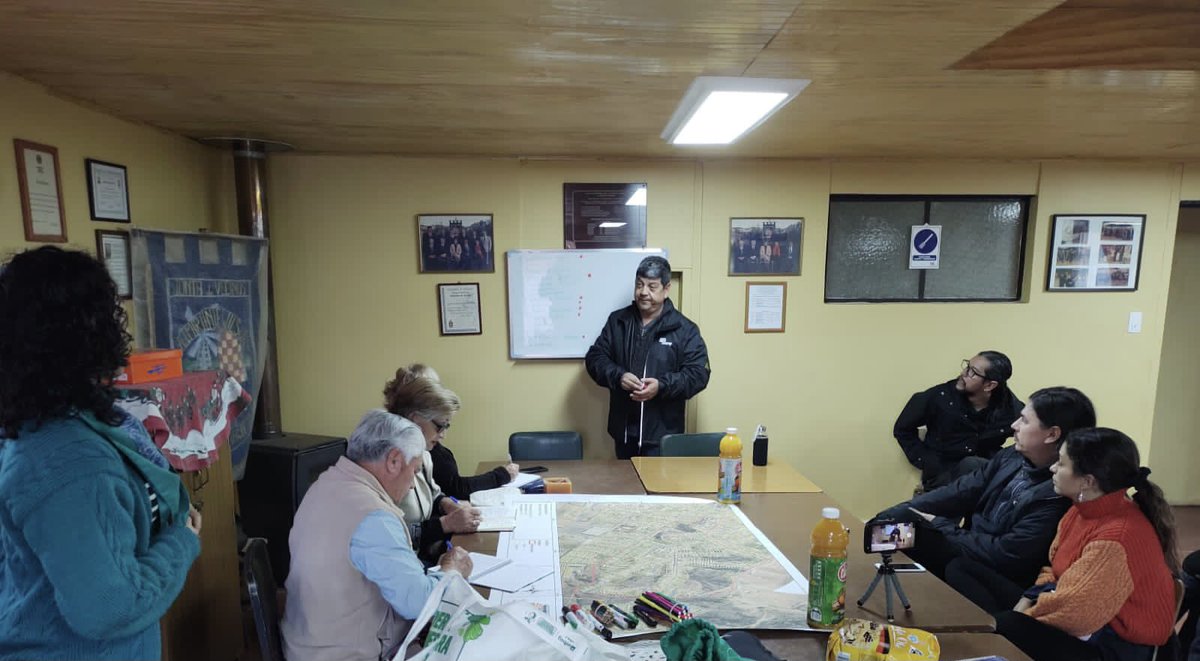 conaf_valpa's tweet photo. [2/2] La iniciativa se enmarca en el proyecto “Gestión territorial y participativa para la reducción de #IncendiosForestales en la interfaz urbano-forestal de 🇨🇱”, que ejecuta nuestra institución y @caritaschile https://t.co/0CZpq2H74l