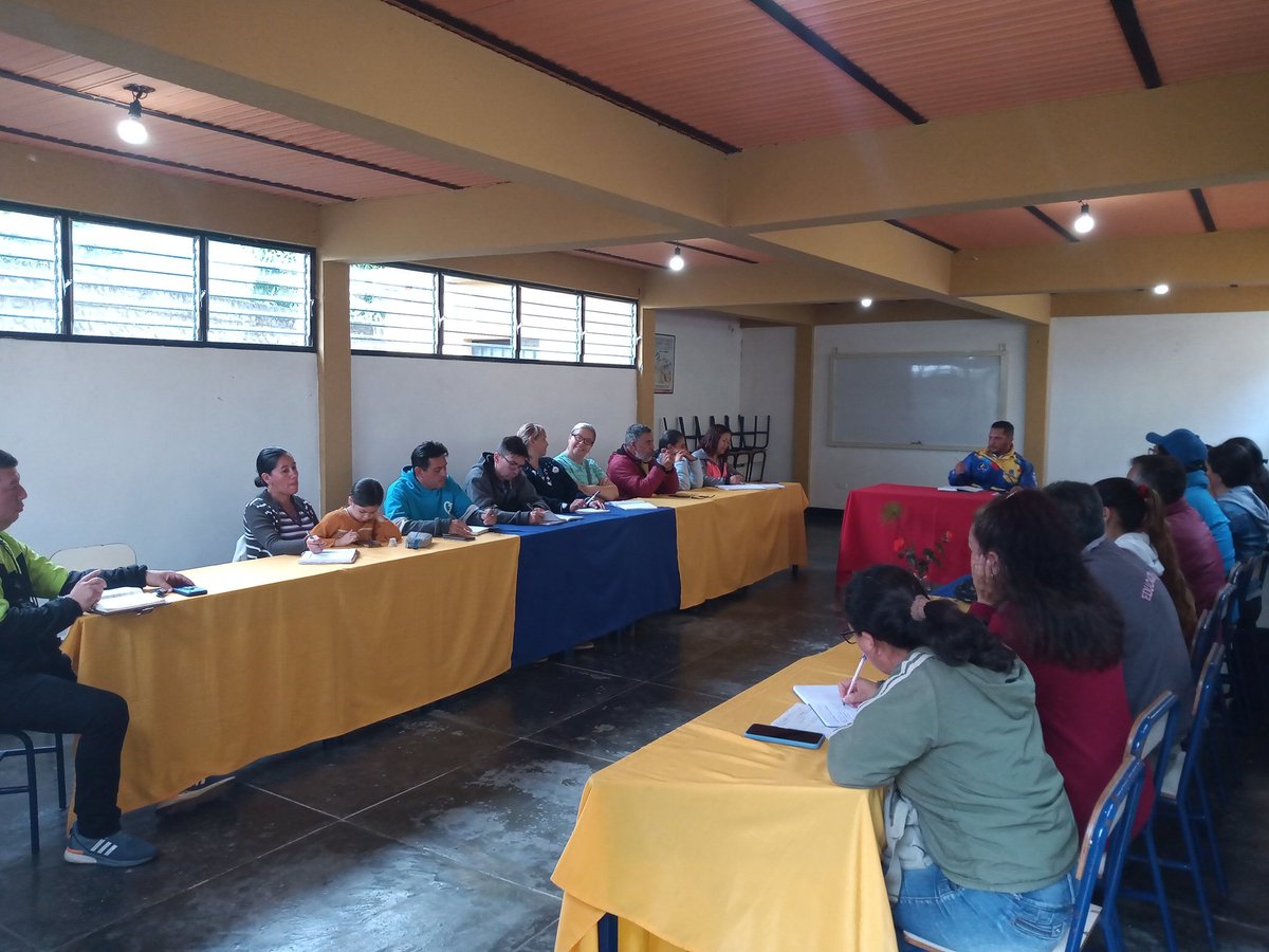 Reunión Ordinaria EPM PSUV #McpioFcodeMiranda <a href="/NicolasMaduro/">Nicolás Maduro</a> <a href="/dcabellor/">Diosdado Cabello R</a> <a href="/FreddyBernal/">Freddy Bernal</a> <a href="/JorgeMenesesFFM/">Jorge Meneses</a> <a href="/PartidoPSUV/">PSUV</a> <a href="/PSUVTachira/">PSUV Táchira</a> #ChavezPorSiempreCarajo