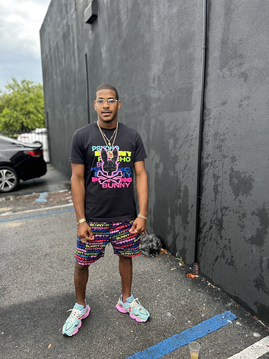 LinksoverInk_CJ's tweet photo. Late Post 😎 #LongLiveMyAngels🕊️             #Links⛓️OverInk💉 https://t.co/s8vyGhrujx