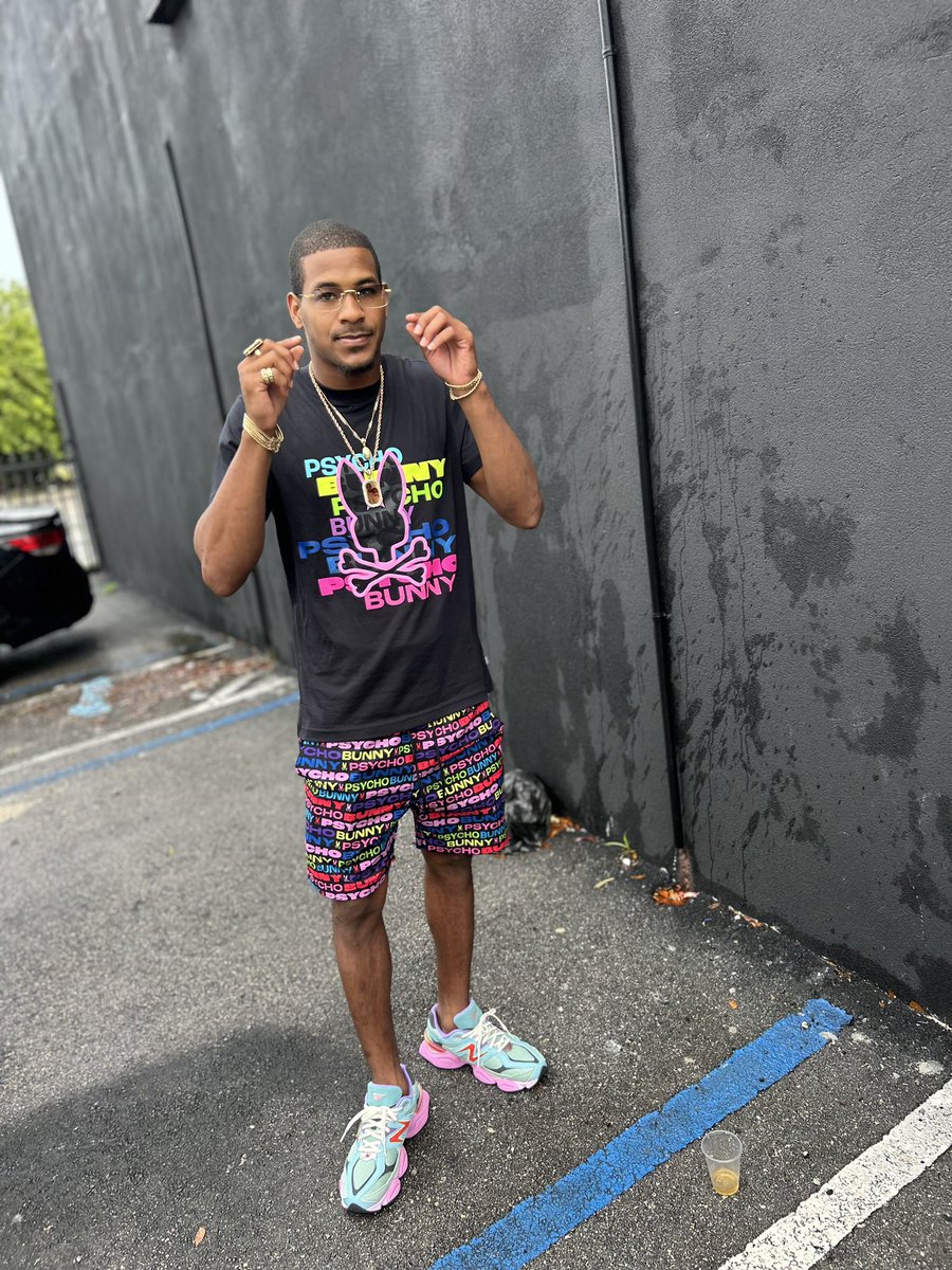 LinksoverInk_CJ's tweet photo. Late Post 😎 #LongLiveMyAngels🕊️             #Links⛓️OverInk💉 https://t.co/s8vyGhrujx