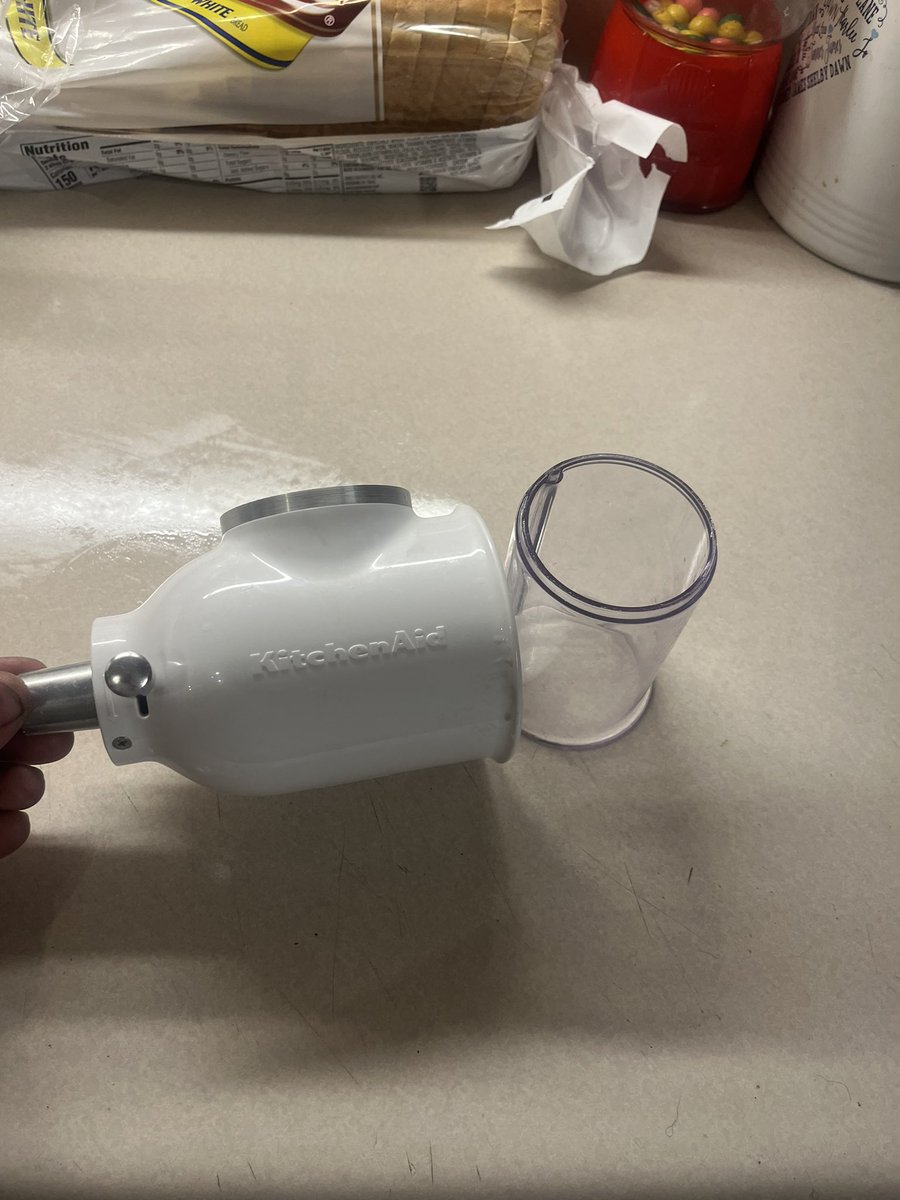 T_Mann22's tweet photo. @KitchenAidUSA @mkmTM2000 Too bad they’re not made to last. And customer service said too bad so sad https://t.co/HkRNAbucgf