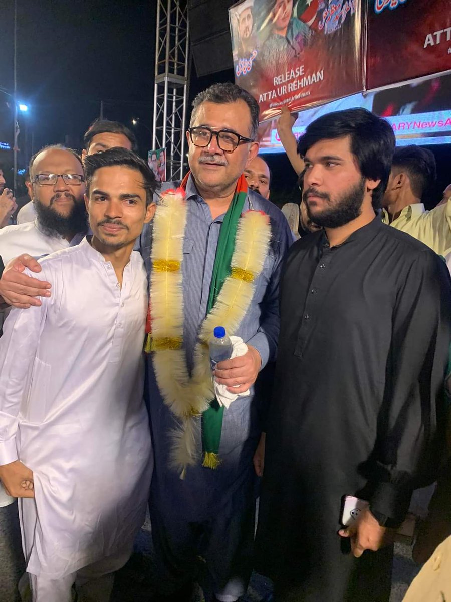 malikmanan321's tweet photo. یومُ تاسیس کے موقع پہ کوہ نور چوک فیصل آباد  میں منعقد تقریب میں شرکت https://t.co/wvzaiQUG2Z