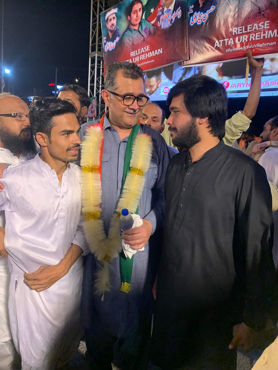 malikmanan321's tweet photo. یومُ تاسیس کے موقع پہ کوہ نور چوک فیصل آباد  میں منعقد تقریب میں شرکت https://t.co/wvzaiQUG2Z