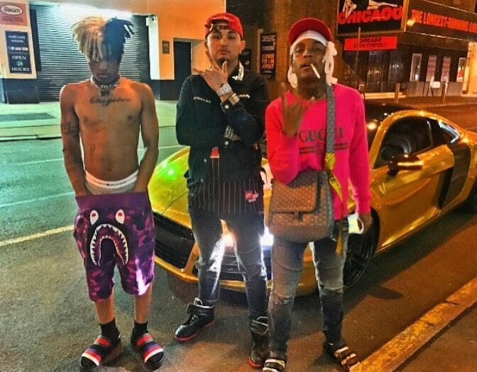 ༒𝑺𝒏𝒐𝒘༒ on Twitter "XXXTentacion w THESLUMPGOD & friends in Times Square, New York 6 years ago
