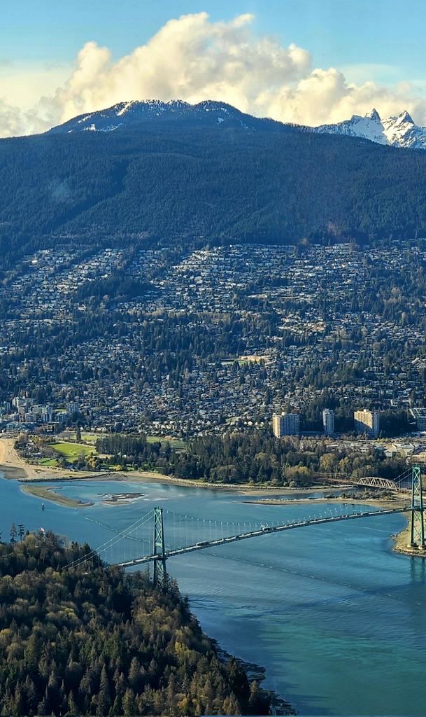 Beautiful #WestVancouver 💙 #WestVan #YVR #Vancouver #Canada #helicopterlife