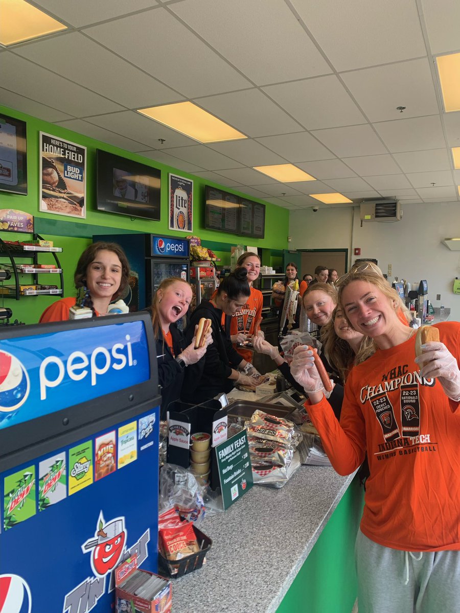 INTechWBB's tweet photo. Tonight starts our six game home stretch of working concessions and supporting the Tin Caps! #fundraising #Decembertrip 🏝️ 🏀 ☀️ https://t.co/VHEIv9lj64