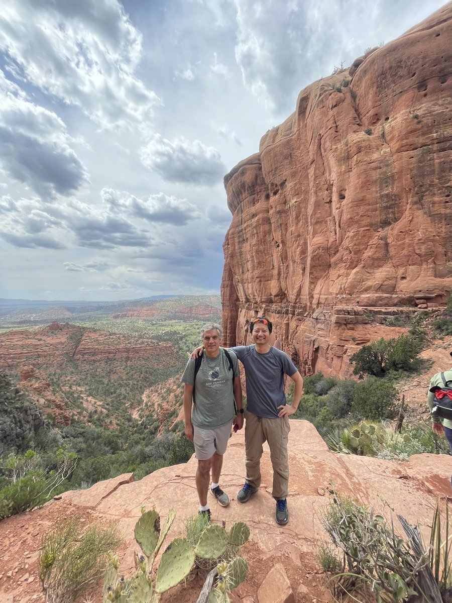 kei_m_igarashi's tweet photo. Thanks for having us, Jorge and @DavalosLab!
Enjoyed a nice hike with Jorge, @DrACSinger, @LiGanLab, @Lindsay_4c and @TatsukiNakagawa https://t.co/9bdlIzJ7W2