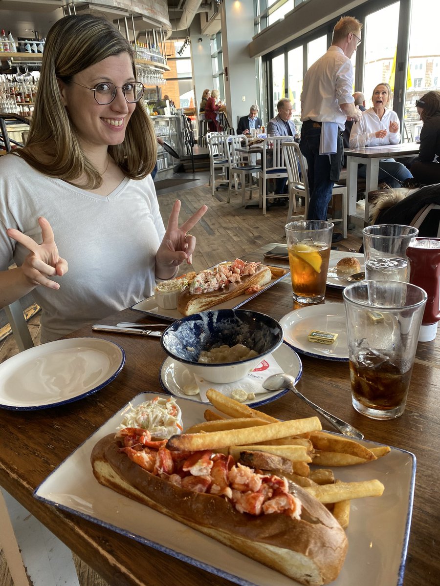 StephMargaux's tweet photo. Did you go to @AANmember 2023 conference if you didn't hit up @legalseafoods ?? @ML_Simonetto https://t.co/wRKXHZbwX1