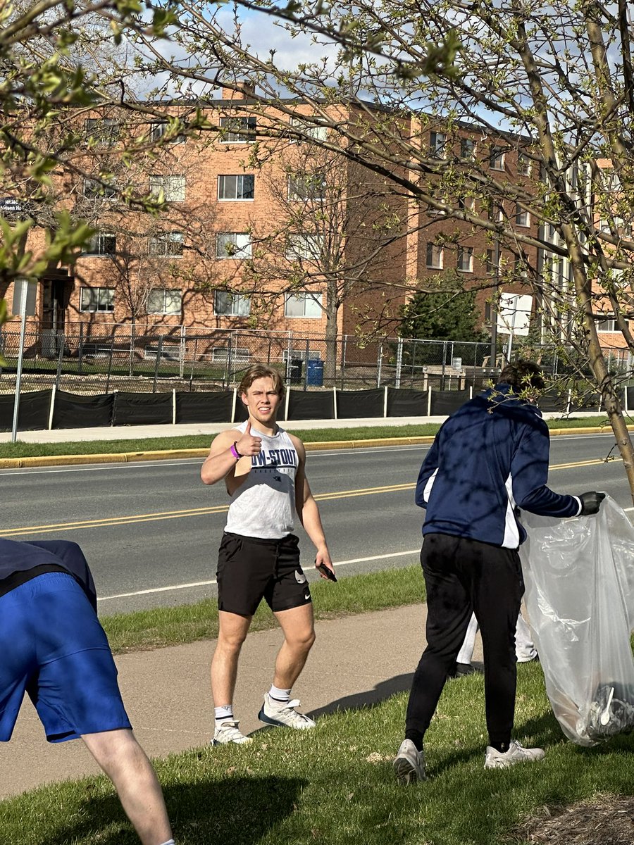 stout_mbb's tweet image. Serving our campus community! #Cleanit