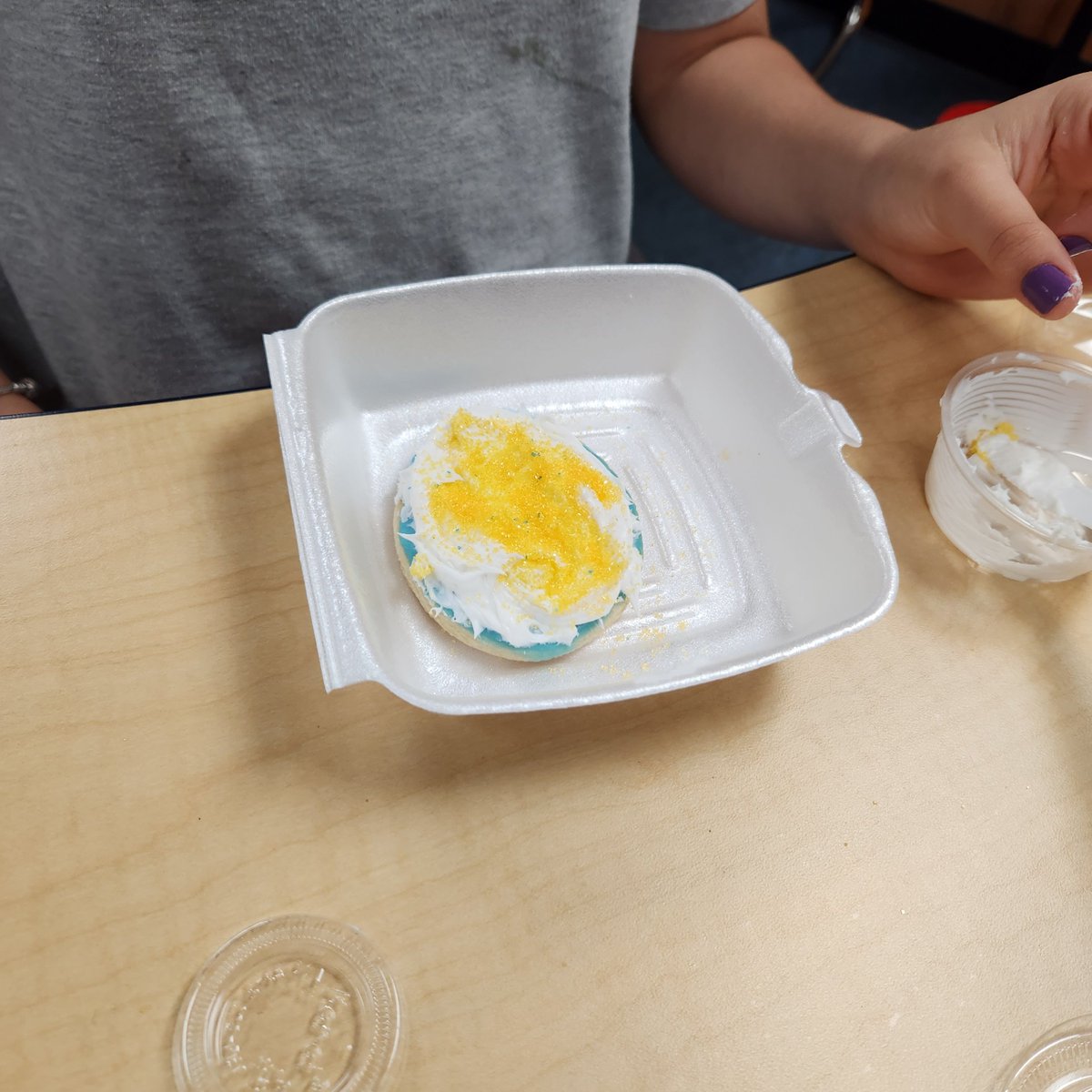 Love2Teach8th's tweet photo. Our quote for the day :  "Always look on the sunny side".  Students wrote reading strategies and colored their eggs.  We ended the day with an Egg-Cellent cookie decorating party.
#TheGoodEggbyJohnJury  
#BeeEggcellent
@BabykakesLgm 
@CyFairREAD180 
@ThorntonCFISD https://t.co/pzHw7me20n