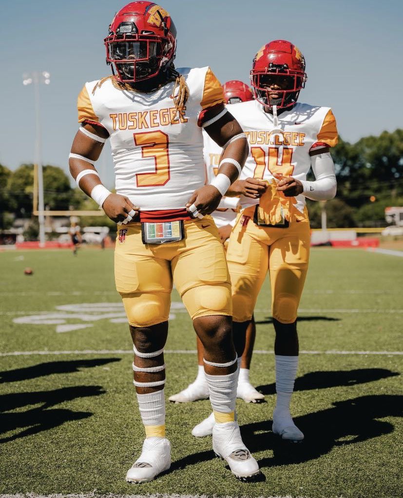 SkylarHusband's tweet photo. Extremely blessed to have earned an offer from Tuskegee University🐅 
@RatedPG_7 
@coachaglenn 
@hus_jordan53 
@GradyBall3 
@Beastydoee_ 
@MohrRecruiting 
@adamgorney 
@TheGHOSTUNIT_ 
@CoachWatson9 https://t.co/zQTXRWCR1n