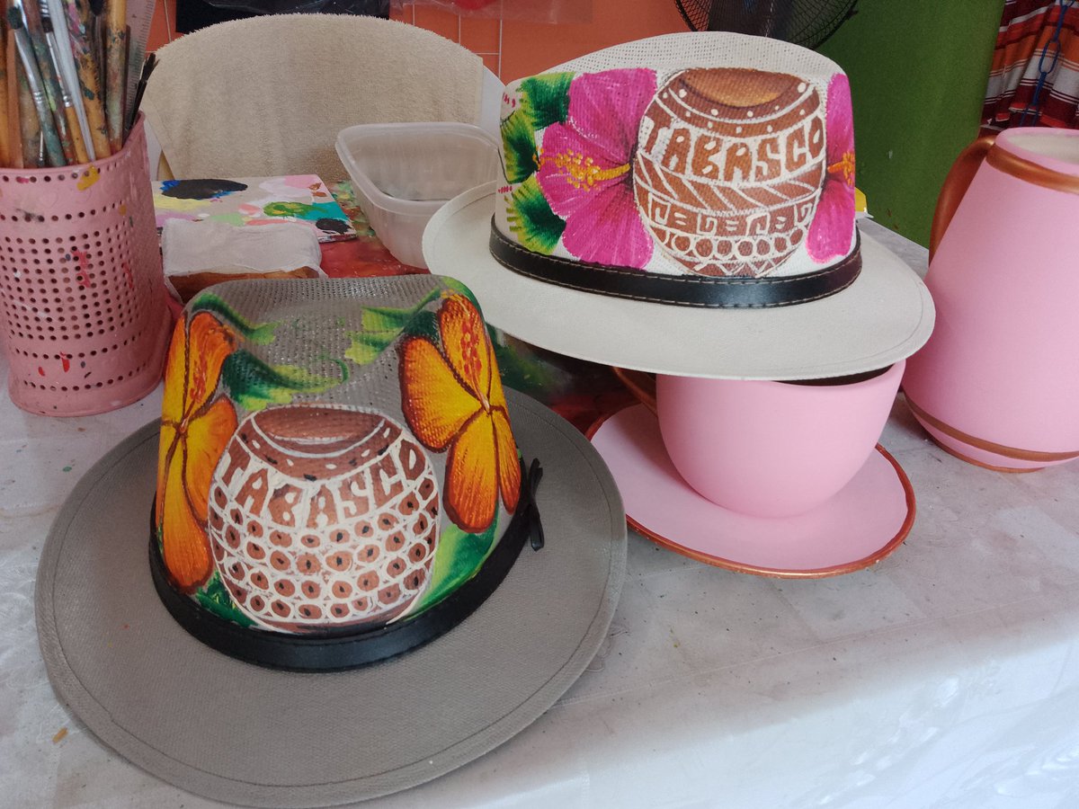 CarlosD12236930's tweet photo. Disponibles ,listo para lucirse en la feria y enrama π https://t.co/FlzIOf7OFg