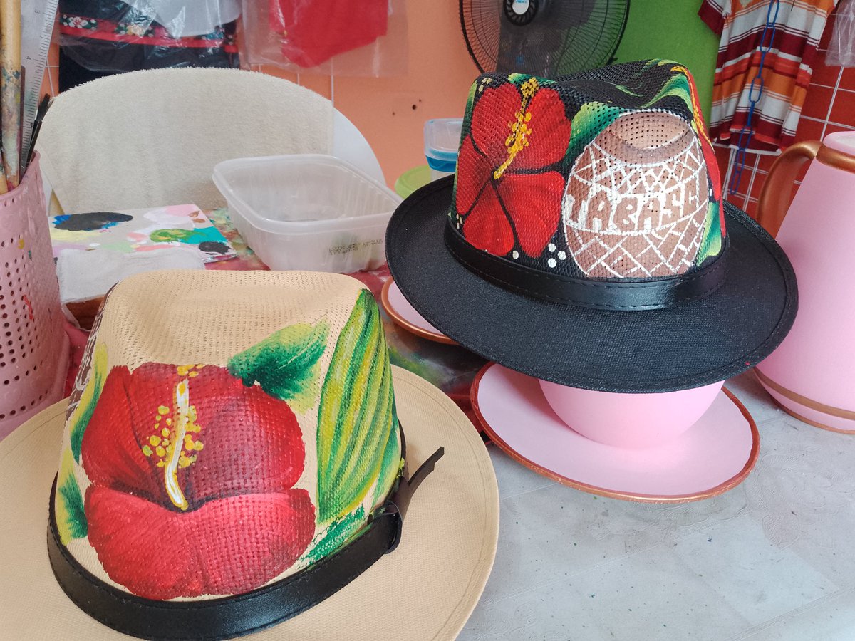 CarlosD12236930's tweet photo. Disponibles ,listo para lucirse en la feria y enrama π https://t.co/FlzIOf7OFg