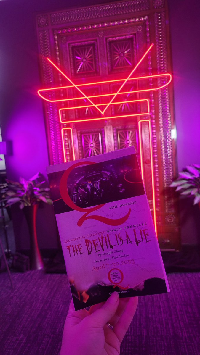 PghKaty's tweet photo. A fabulous evening with @QuantumTheatre and a few #BlenderLadies ✨️♥️ https://t.co/mNqliGtInW