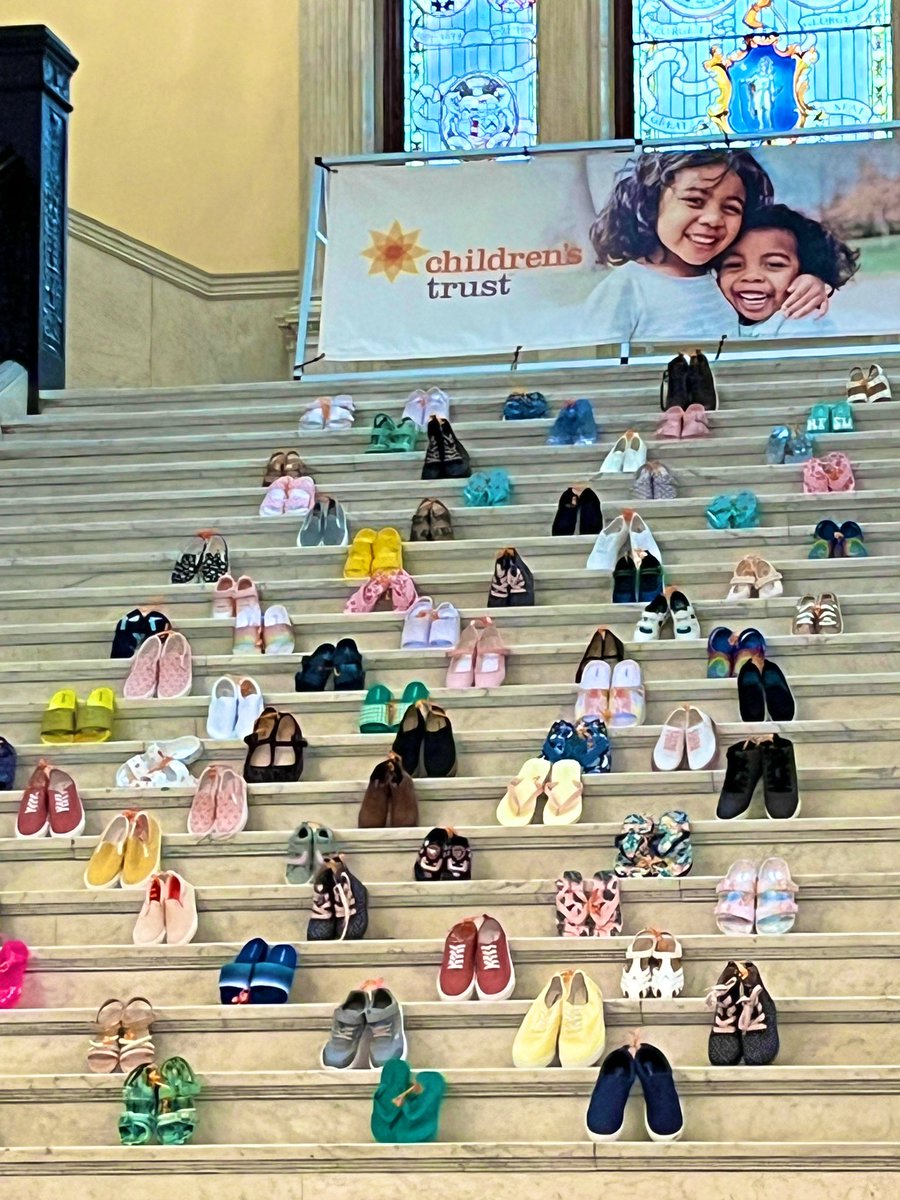 aplucey's tweet photo. Great to be back at the State House for Step Up for Kids! Coming together with legislators, staff and our Healthy Families participants to stop child abuse was truly inspiring. #StepUp4Kids #mapoli https://t.co/CFHdouHc11