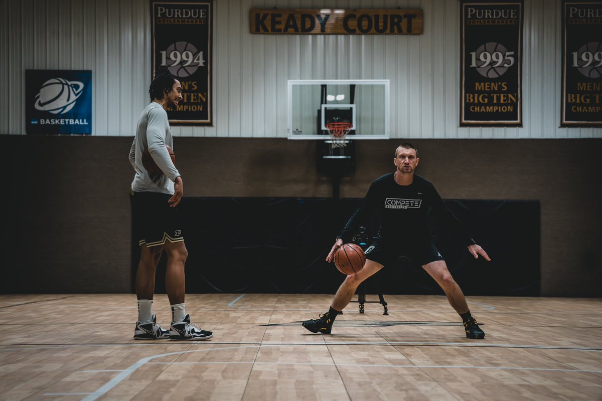 CompeteTraining's tweet image. Don’t believe the hype about you, just work, and you’ll be good at what you do. 👍
-
BELIEVE the hype about you, just work and you’ll be GREAT at what you do. 💯
-
📸: @Landofullframe 
-
#compete #wetraininabarn #mindset #mindsetcoach