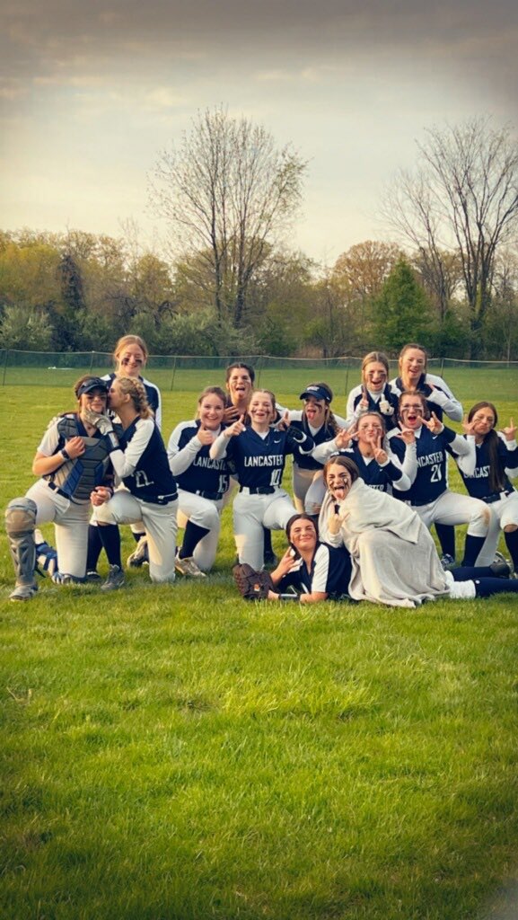Big win tonight! These girls always have so much fun #Gales🥎