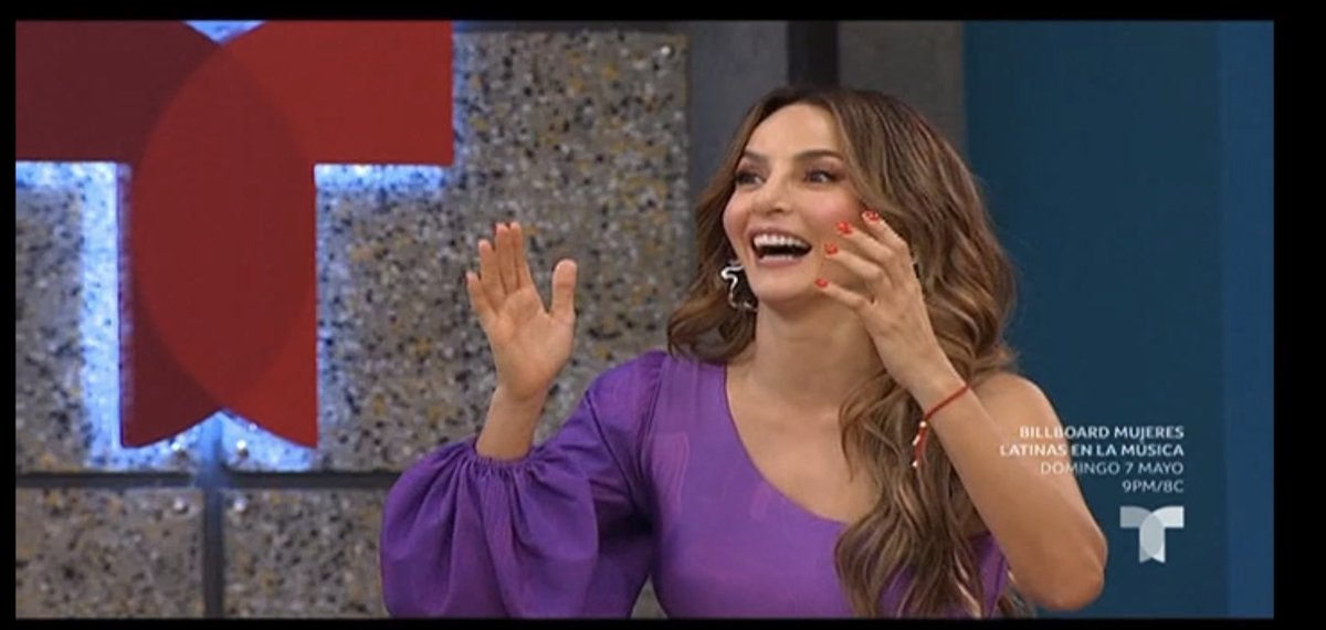 LilyTVFan's tweet photo. Esta mujer además de guapa es muy carismática y buena conductora #topchefvip2 #topchefviptlmd https://t.co/lHuEH5YcS1