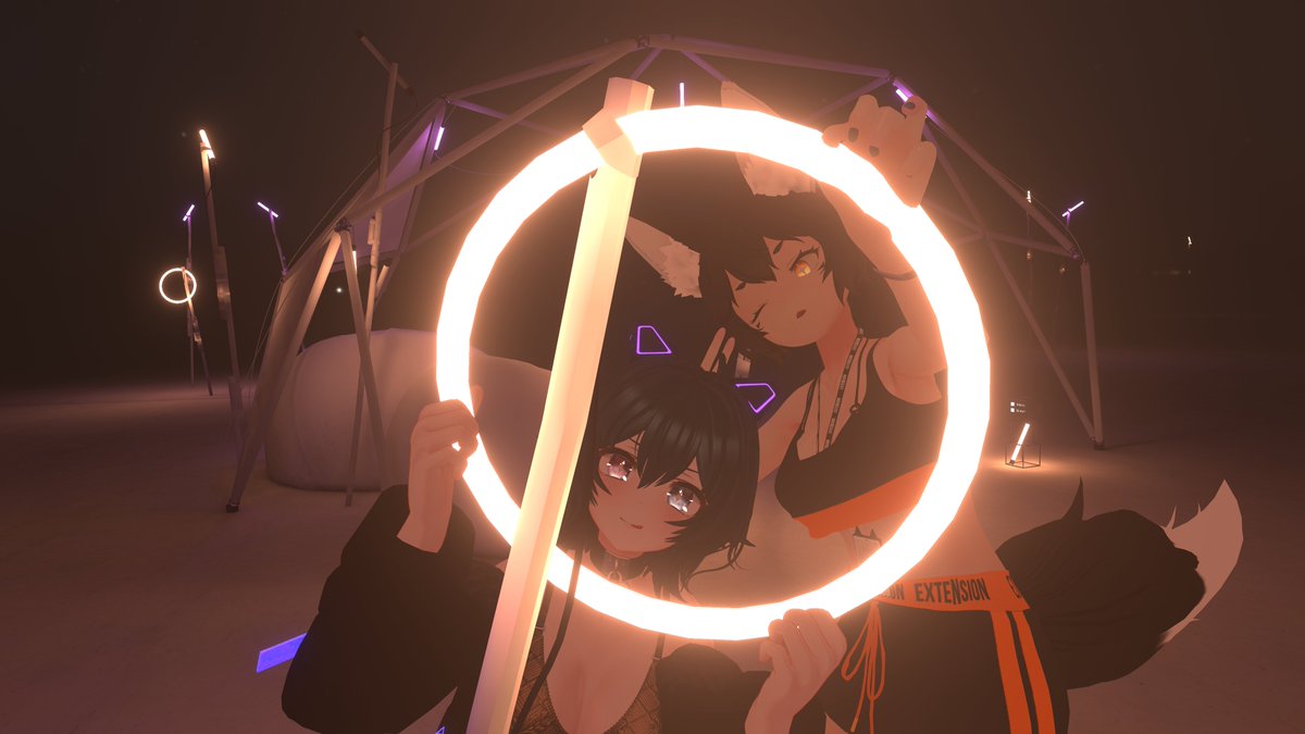 Tiskatrowa's tweet image. Was lucky enough to world hop and vibe with @sovren5 
Was a really inspirational session and theres so many photos to choose from~