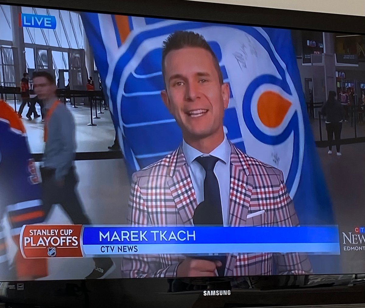 KentMorrison's tweet photo. What a jacket https://t.co/nEajI2WWfH