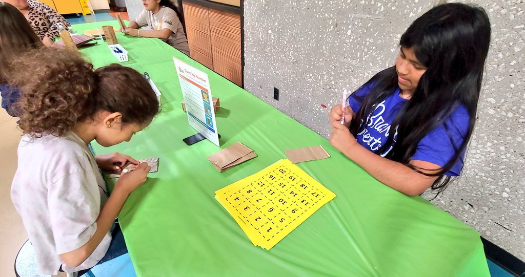 StacieHong's tweet photo. Fun at Math Night! Thank you @cmhouston ! @PetroskyPirates https://t.co/C6X5BW8WlT