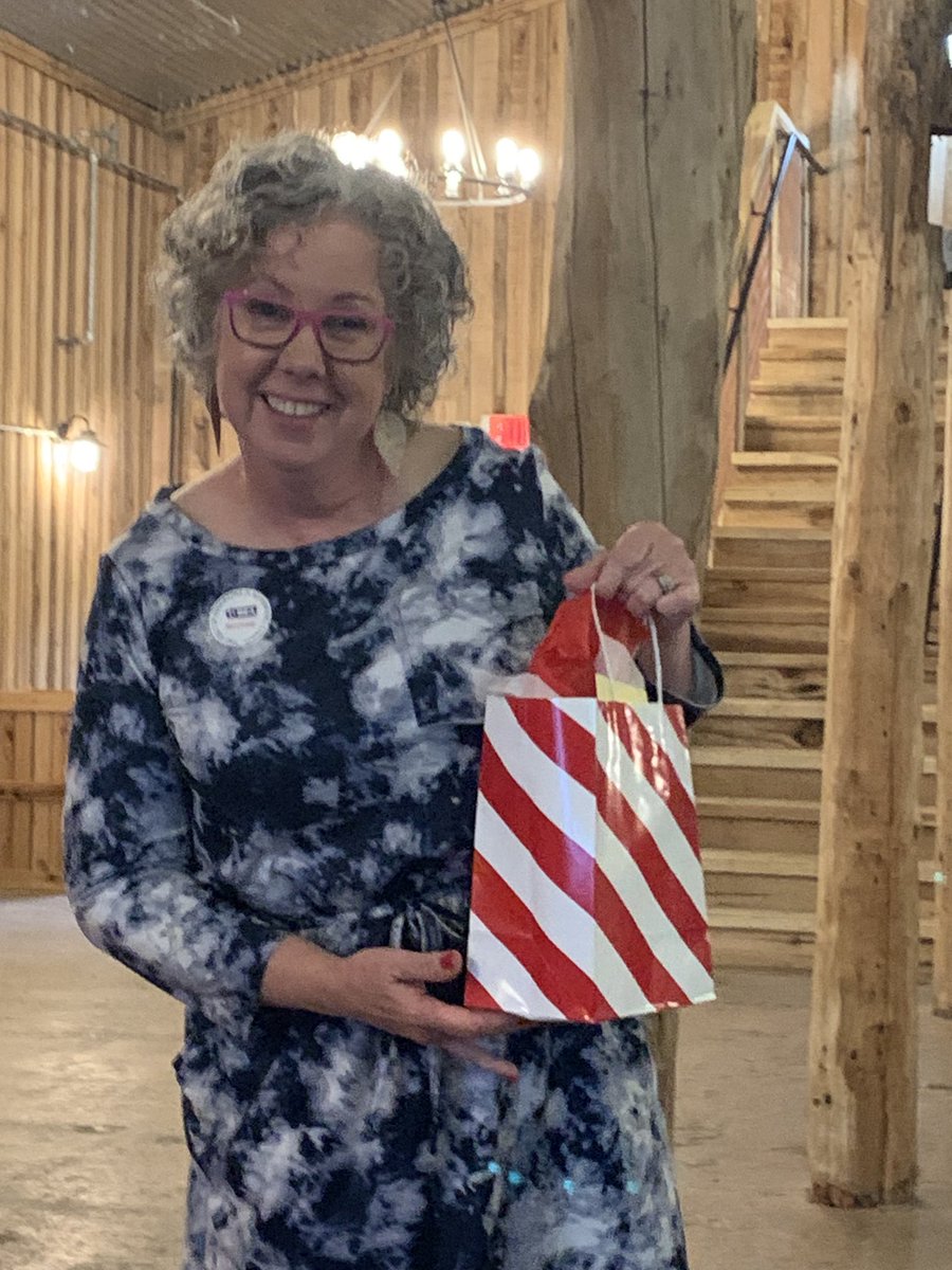 REA Retirement Banquet for our wonderful Mrs.Lisa Jones!  Enjoy! ⁦<a href="/McFadden_School/">McFadden School of Excellence</a>⁩ ⁦<a href="/MEScurrey3/">DanielleCurrey</a>⁩ ⁦<a href="/3rdGradeJones/">Lisa Jones</a>⁩