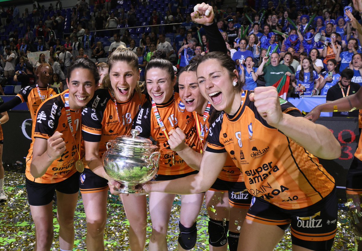 diarioDQ's tweet photo. #Handball | El Bera Bera, con la quilmeña #ElkeKarsten como una de sus figuras, conquistó la Copa de la Reina 2023.
#CoronadaDeGloria #UnaReina #VanDos #DeportesEnQuilmes
Leé más en: https://t.co/8llT5ljAnR https://t.co/yJwIM3Nohm