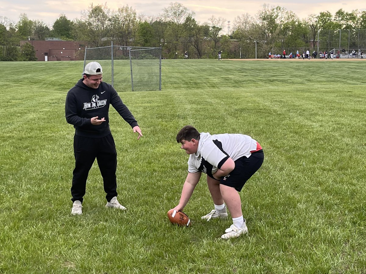 Welcome Coach Dittmore to the team. Alum of Nagel and Anderson. #moNey
<a href="/zachdmccormick/">Zach McCormick</a> <a href="/CoachEvanDreyer/">Evan Dreyer</a> <a href="/AHS_TDClub/">AHS Touchdown Club</a> <a href="/nagelathletics/">NMS Athletics</a> <a href="/JesseDitmore/">Jesse Ditmore</a>