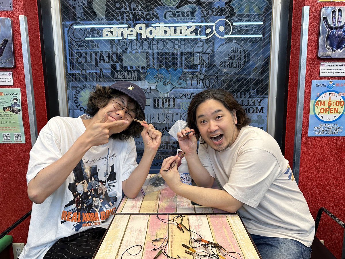 utanou_info's tweet photo. 本日から新しいグッズの
ハンドメイドキーホルダーが
発売です♨️

カラーがかなり豊富なので物販でお気に入りの一本と巡り合ってください✨

お１つ800円 https://t.co/i7A6qzpxte