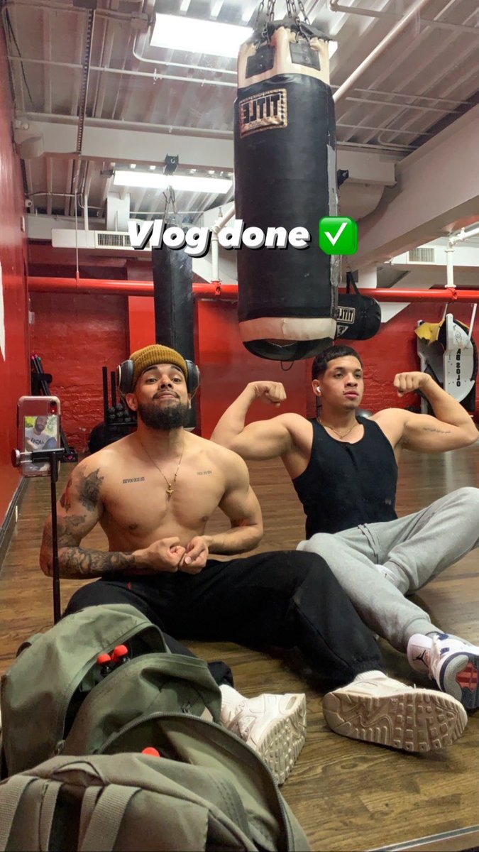 New Vlog this friday!
If ya’ll aren’t subbed, what are ya waiting for 🫶🏽

youtu.be/rA2Te3XJKdU