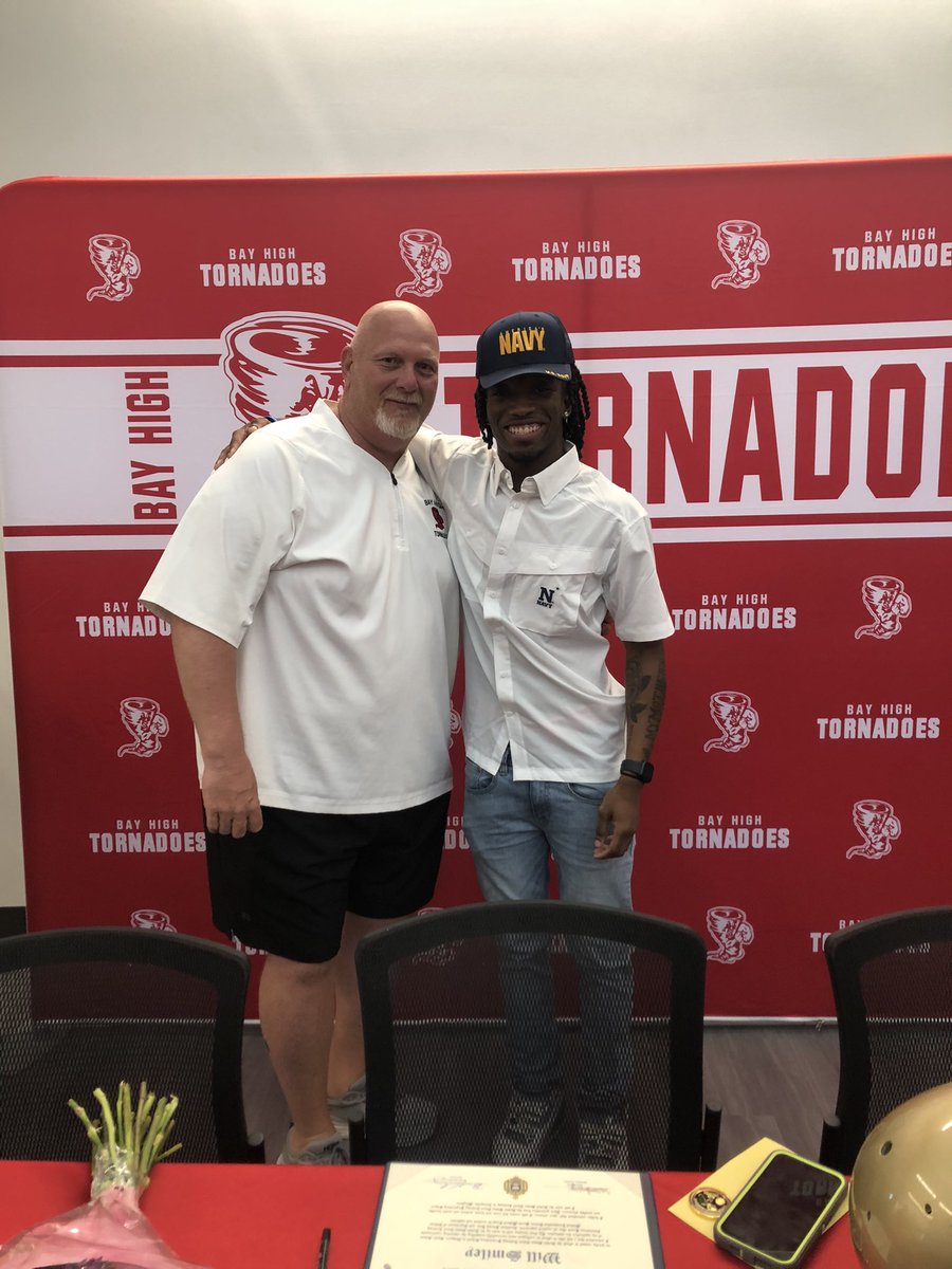 BayHighFball959's tweet photo. Congratulations @willsmiley04 you overcame a lot to get to this point!!! Keep Striving For Greatness My Man… Love You Dude… #RESTORED https://t.co/iHdobVRlzi