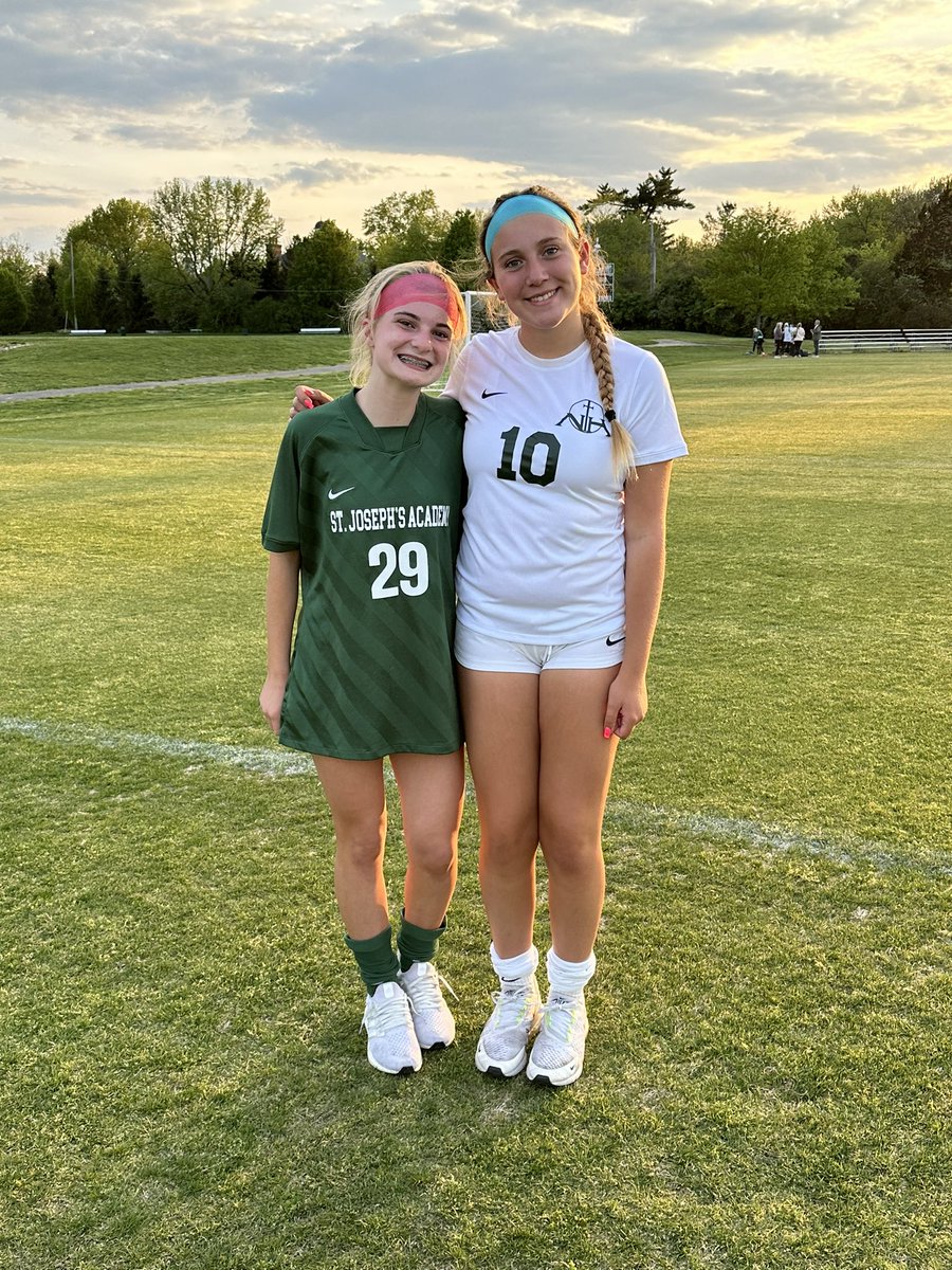 Fillies08ECNLRL's tweet photo. St. Joe vs. Nerinx!  Nice work out there Maddie and @hayleygracep, but we like you on the same team better! https://t.co/Fb3SiBMXX0