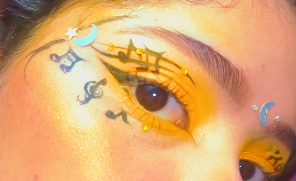 NftAngel__'s tweet photo. a makeup inspired by @0xKola  I hope you like it, with love! NftAngel#2693 If you liked it, comment what color you would like for the next one
@JAARwei99
@sssshalala
@0xSuda
@Alicexian0507
@AkiraethNFT
#NFT #fanart #KOLA #makeup https://t.co/eIbfPjtpIQ