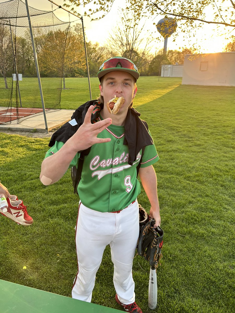 Billy Mini receives the MVP weenie after his walk off performance. Congratulations Billy ⚾️🌭