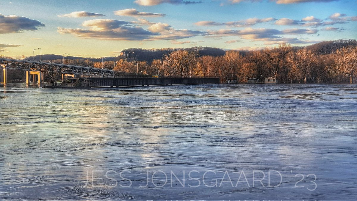 Essentially, there is a driveway and a walk way...somewhere. #winonamn #levee #mississippiriver