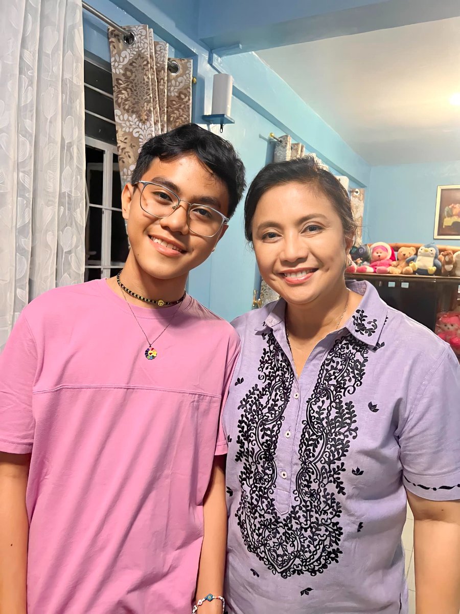 arcelo_ian's tweet photo. THIS MORNING: Former Vice President @lenirobredo meets with Cedric Tuy Cortez, Jr., one of the four Filipinos who was accepted to attend Harvard University in Boston, Massachusetts next school year.

Senior High freshman Cortez is studying at the Ateneo de Naga University. https://t.co/RuR8BjT3NW
