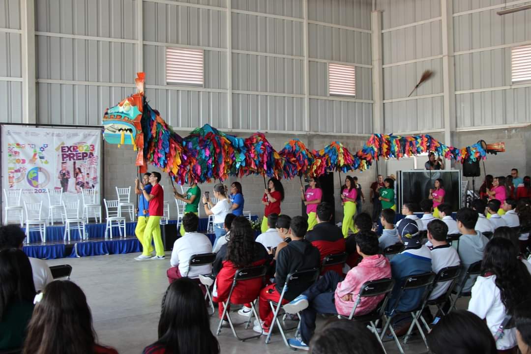 #UCEMICH EN EXPO UNIVERSIDADES 2023
Hoy, en #Sahuayo
Con la presencia de <a href="/DrMANGAL/">Dr. Manuel Gálvez Sánchez</a> Horacio Anaya Villegas, Director de Educación Superior del Instituto de Educación Media Superior y Superior del Estado de Michoacán
#soyUCEMICH! 👇🏼👇🏼
Admisión ucemich.edu.mx/admision/