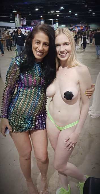 I had the pleasure of meeting @RebelRhyderXXX at @EXXXOTICA #Chicago and we&rsquo;ve got a challenge for anyone<a class="tags" href="/tag/rebelrhyderxxx">@rebelrhyderxxx</a><a href="/tag/chicago"class="tags"><span>#chicago</span></a>