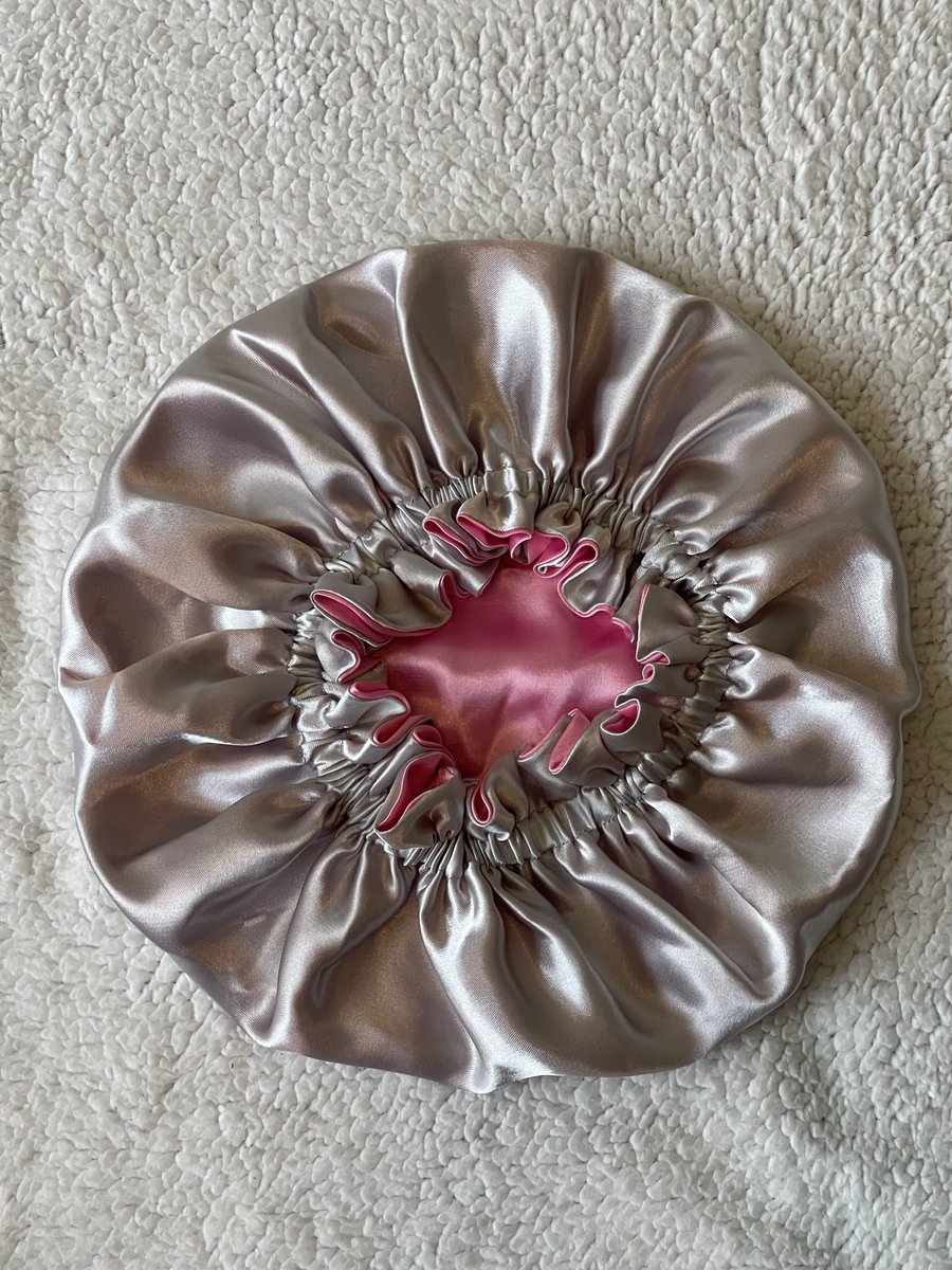 JaeBonnets's tweet photo. ✨ORDER NOW✨Plain Ruffle Satin Bonnets Available.  
🫧Large: $10
🫧XLarge: $15 https://t.co/ZGkzo8nj7Y