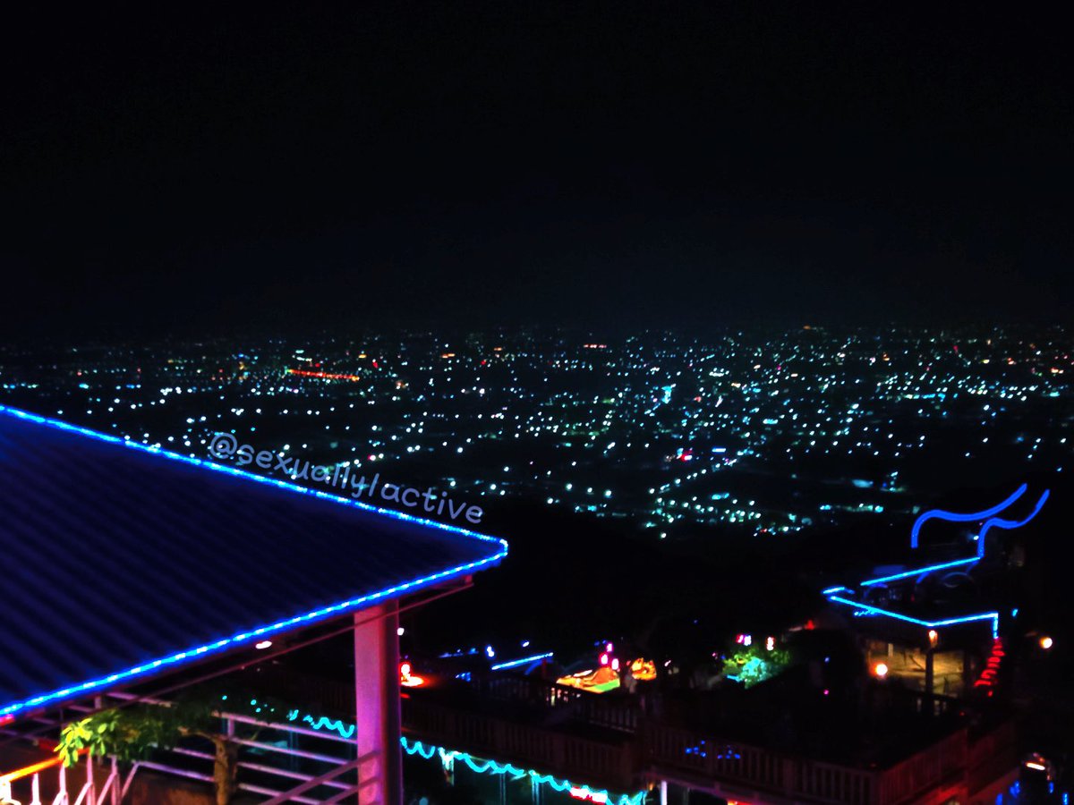 sexually1active's tweet photo. 帶我看夜景的哥哥弄得好粗魯很不舒服，都濕不了，上廁所還會痛
雙北有人可以讓我成為大濕，讓我舒服嗎？
#蘿莉 #色色 #夜景 #粗魯 https://t.co/npPW6SwHJp