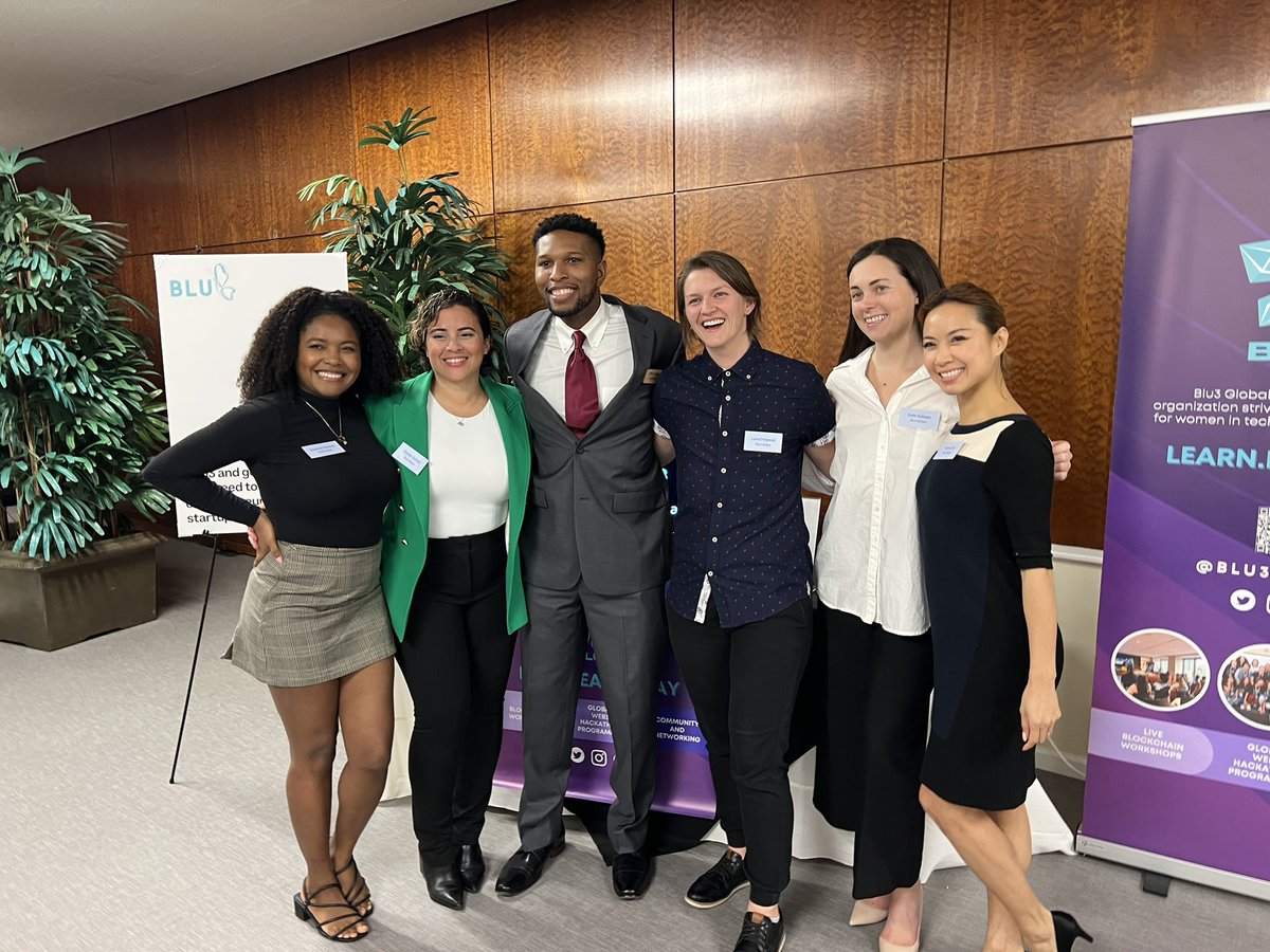 give_pact's tweet photo. New York founders and leaders in Web convening in Albany. @EmpireDao @baddiesintech @Blu3Global @coinbase @Web3Familia  @Revamia_ 

Thank you @BLKWeb3 and @Blu3Global for including us. https://t.co/WnqrXVIj1l