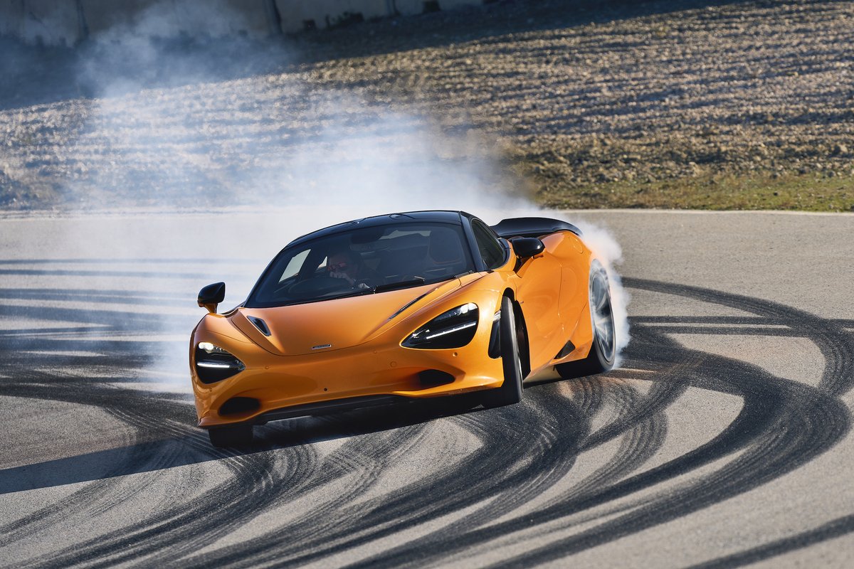 Flyin18T's tweet image. #Midengine 2024 McLaren 750S improves on 720S with more power, less weight, more tech dlvr.it/Sn4RKL