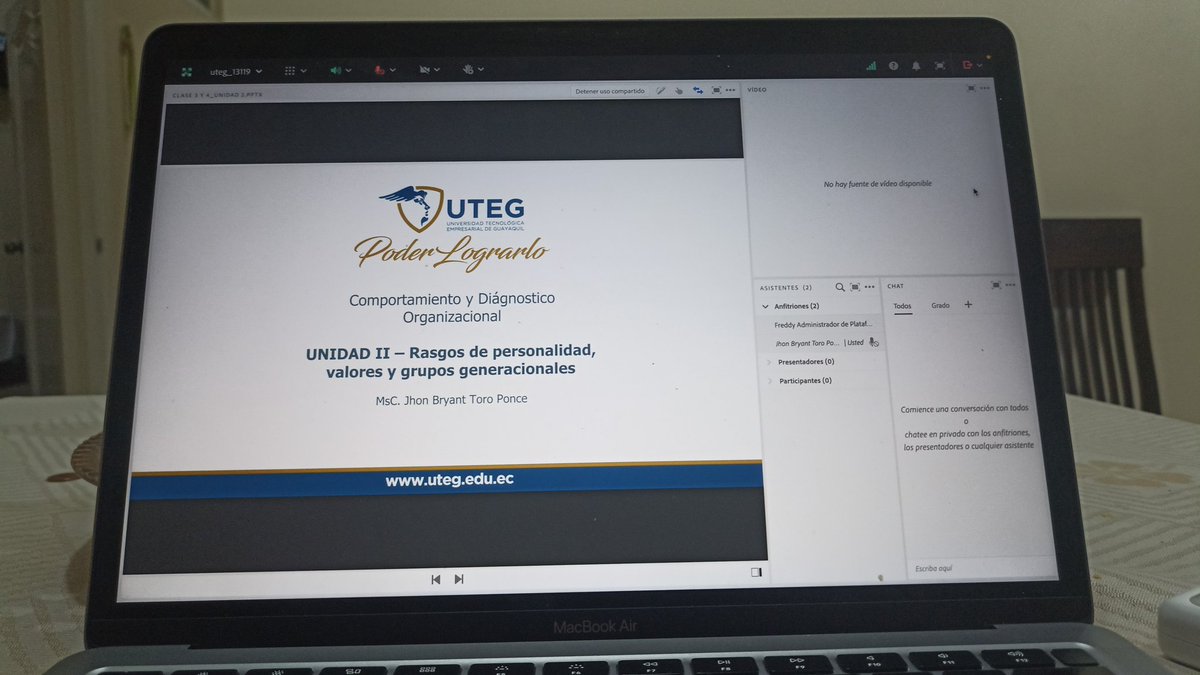 JhonBryantEC's tweet photo. Estamos listos para nuestra clase de esta noche. Familia @UTEG_ec #PoderLograrlo https://t.co/DGdTIXEkH2