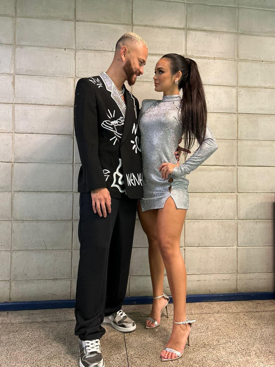 soutotuita's tweet photo. Isso sim é um casal de tirar o fôlego 🪩 https://t.co/JooNuywf6y