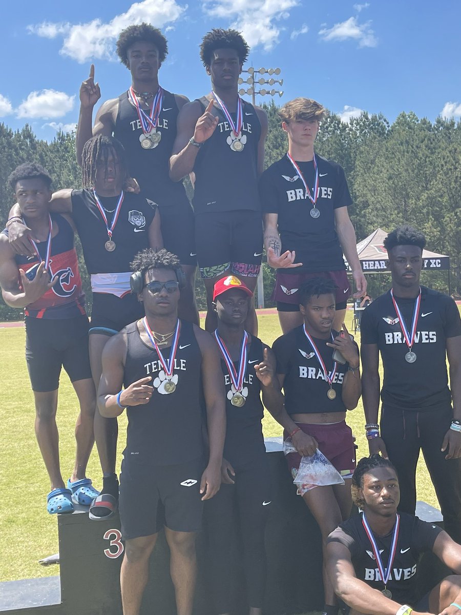 Last but not least, big shoutout to our boys 4x100 for winning region and setting the school record! @jdpenson19 @maclann_m @Jace_TempleGA @CJGray03_