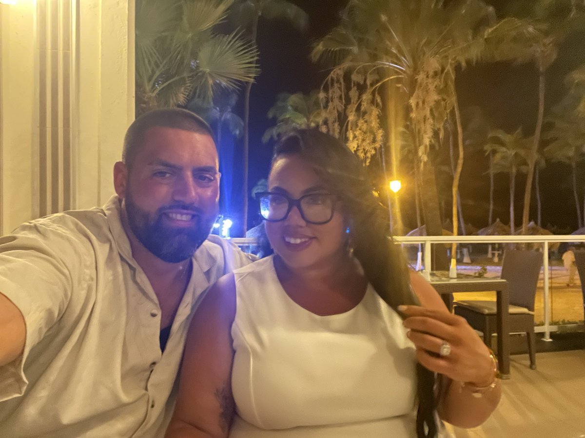 kiloc123's tweet photo. Wow. #Aruba was GREAT! โค๏ธ you lea! We had a great time with family and friends! But to the rest of my family out here NEVER stay at the #riopalace in Aruba! NEVER! And do NOT USE #destify to book a wedding! So sad! But we made the best of it without them! https://t.co/blkYzwZHUC