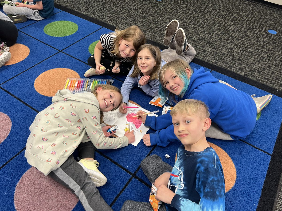 ComoParkMusic's tweet photo. Talent Extravaganza Club was a lot of fun! I can’t wait to put together another awesome video for our Como Park families to view! @MollyMarcinelli  @PtoComo https://t.co/gY4MWzeOfT